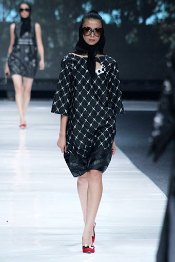 Yongki Budisutrisna Jepang. Jakarta Fashion Week 2013 at Plaza Senayan. Jakarta. [Foto: Mohammad Abduh/Wolipop]