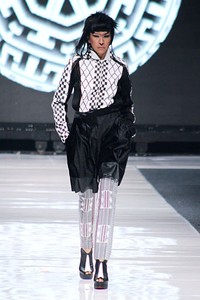 SPOUS by Priyo Oktaviano Ultra Mod. Jakarta Fashion Week 2013 at Plaza Senayan. Jakarta. [Foto: Mohammad Abduh/Wolipop]
