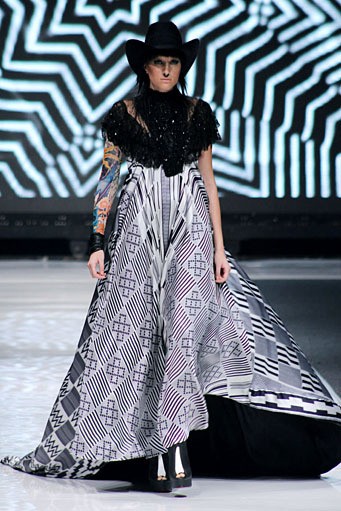 SPOUS by Priyo Oktaviano Ultra Mod. Jakarta Fashion Week 2013 at Plaza Senayan. Jakarta. [Foto: Mohammad Abduh/Wolipop]