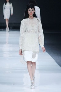 Sapto Djojokartiko, Spring/Summer 2013 Vastu Vidya. Jakarta Fashion Week 2013 at Plaza Senayan. Jakarta. [Foto: Mohammad Abduh/Wolipop]