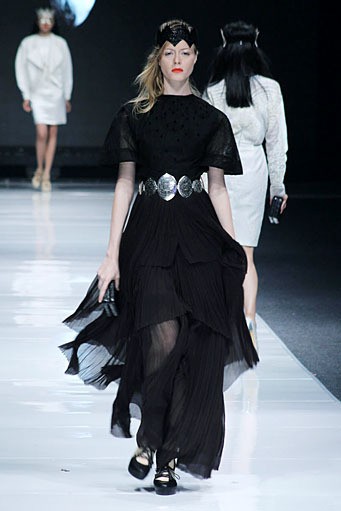 Sapto Djojokartiko, Spring/Summer 2013 Vastu Vidya. Jakarta Fashion Week 2013 at Plaza Senayan. Jakarta. [Foto: Mohammad Abduh/Wolipop]