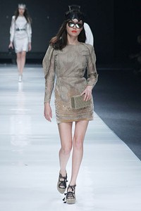 Sapto Djojokartiko, Spring/Summer 2013 Vastu Vidya. Jakarta Fashion Week 2013 at Plaza Senayan. Jakarta. [Foto: Mohammad Abduh/Wolipop]