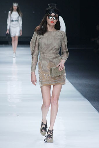 Sapto Djojokartiko, Spring/Summer 2013 Vastu Vidya. Jakarta Fashion Week 2013 at Plaza Senayan. Jakarta. [Foto: Mohammad Abduh/Wolipop]