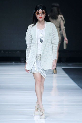 Sapto Djojokartiko, Spring/Summer 2013 Vastu Vidya. Jakarta Fashion Week 2013 at Plaza Senayan. Jakarta. [Foto: Mohammad Abduh/Wolipop]