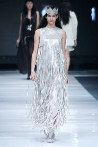 Sapto Djojokartiko, Spring/Summer 2013 Vastu Vidya. Jakarta Fashion Week 2013 at Plaza Senayan. Jakarta. [Foto: Mohammad Abduh/Wolipop]