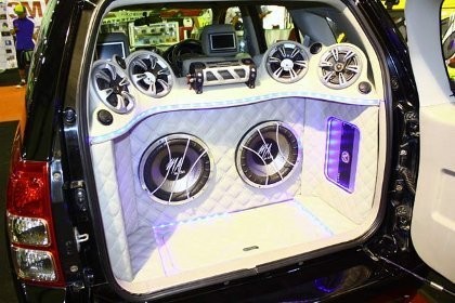 Seorang Remaja Tewas Gara-gara Audio Mobil