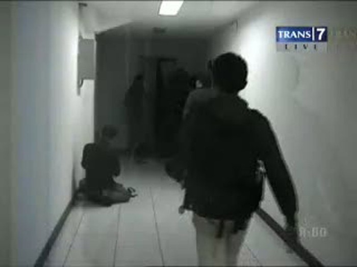 Seorang Pria Tewas Tergencet Lift