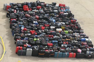 15 Benda Paling Aneh yang Ketinggalan oleh Turis