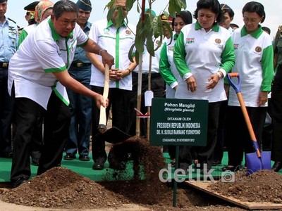 SBY Tanam Pohon