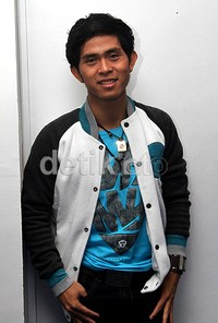 'Permintaan tinggi banget. Untuk media aja semua minta jadwalnya Cakra. On air untuk promo masih kencang sementara off air juga banyak,' ujar manajer Cakra, Teguh kepada detikHOT. Gusmun/detikHot.