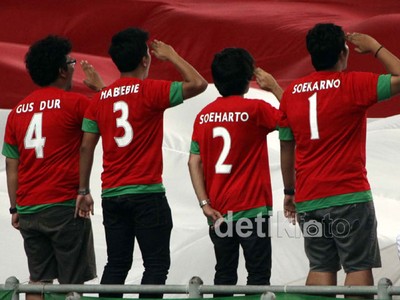 Aksi Kocak Suporter Indonesia
