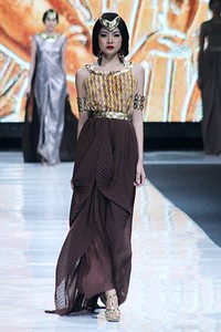 Era Soekamto Egypt. Jakarta Fashion Week 2013 at Plaza Senayan. Jakarta. [Foto: Mohammad Abduh/Wolipop]
