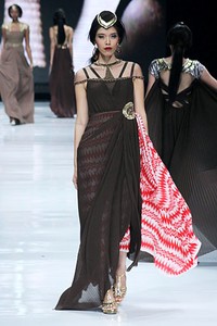 Era Soekamto Egypt. Jakarta Fashion Week 2013 at Plaza Senayan. Jakarta. [Foto: Mohammad Abduh/Wolipop]