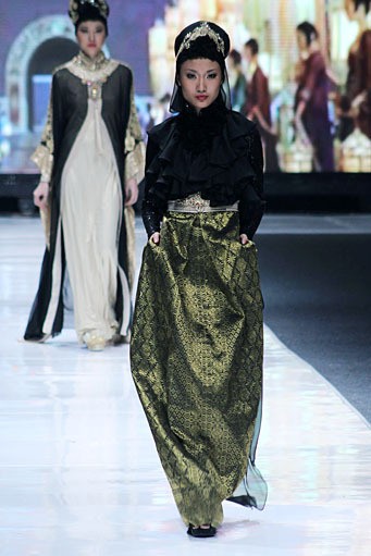 Syahreza Muslim China. Jakarta Fashion Week 2013 at Plaza Senayan. Jakarta. [Foto: Mohammad Abduh/Wolipop]