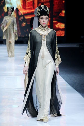 Syahreza Muslim China. Jakarta Fashion Week 2013 at Plaza Senayan. Jakarta. [Foto: Mohammad Abduh/Wolipop]
