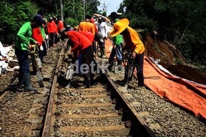 Jalur Jakarta-Bogor Belum Normal, Kecepatan Kereta Masih Dibatasi