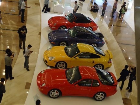 Mobil Sport Porsche Makin Banyak Berkeliaran di Jalanan