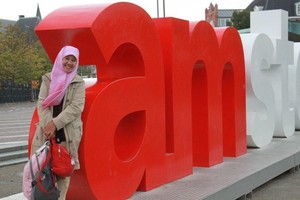 Cara Murah Keliling Eropa Ala Asma Nadia