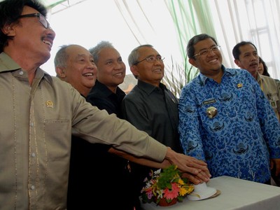 Jalan Tol  Cisumdawu Mulai Dibangun