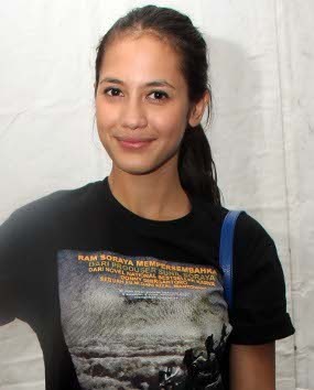 Syuting di Atas Gunung, Pevita Pearce Nangis