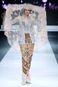 Anne Avantie Jakarta Fashion Week 2013 at Fashion Loft Plaza Senayan, Jakarta. [Foto: Mohammad Abduh/Wolipop])