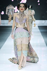 Anne Avantie Jakarta Fashion Week 2013 at Fashion Loft Plaza Senayan, Jakarta. [Foto: Mohammad Abduh/Wolipop]