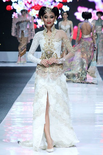 Anne Avantie Jakarta Fashion Week 2013 at Fashion Loft Plaza Senayan, Jakarta. [Foto: Mohammad Abduh/Wolipop]