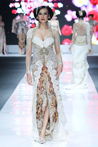 Anne Avantie Jakarta Fashion Week 2013 at Fashion Loft Plaza Senayan, Jakarta. [Foto: Mohammad Abduh/Wolipop]