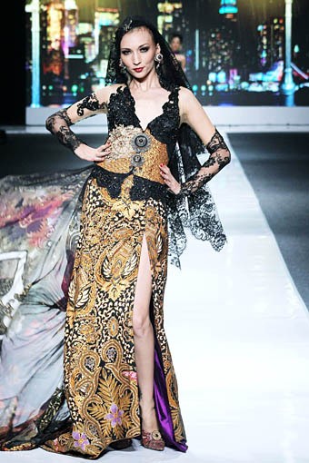 Anne Avantie Jakarta Fashion Week 2013 at Fashion Loft Plaza Senayan, Jakarta. [Foto: Mohammad Abduh/Wolipop]