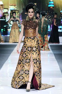 Anne Avantie Jakarta Fashion Week 2013 at Fashion Loft Plaza Senayan, Jakarta. [Foto: Mohammad Abduh/Wolipop]
