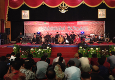 Ketika Para Pemimpin Penegak Hukum Lesehan Mendinginkan Tensi Ketegangan