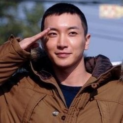 Wamil, Leeteuk Akan Tampil di Musikal The Promise