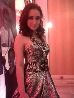 Pacaran Jarak Jauh, Alexandra Gotardo Sering Gondok
