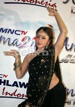 Dewi Persik Bergaya Bollywood