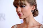 Taylor Swift Cantik Seperti Boneka
