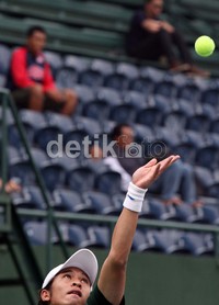Christo menang dua set langsung (6-3,6-2), dan melaju kebabak semifinal.