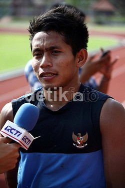 Andik Vermansah menjadi pahlawan kemenangan Indonesia atas Singapura, Rabu (28/11/2012) lalu. Tak cuma gol tunggalnya, ia juga menyebabkan seorang pemain lawan dikartu merah.