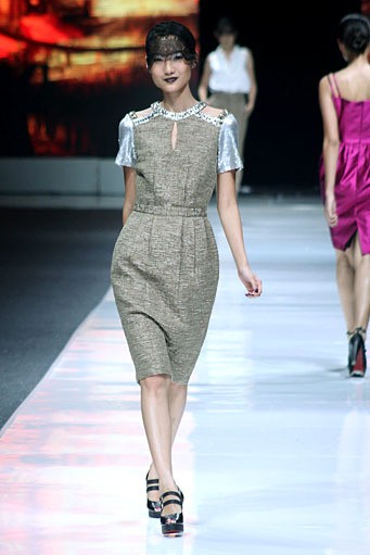 May & June by Barli Asmara. Jakarta Fashion Week 2013 at Plaza Senayan. Jakarta. [Photo: Mohammad Abduh/Wolipop]