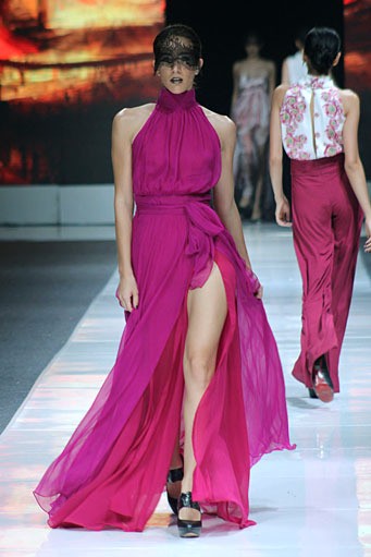 May & June by Barli Asmara. Jakarta Fashion Week 2013 at Plaza Senayan. Jakarta. [Photo: Mohammad Abduh/Wolipop]