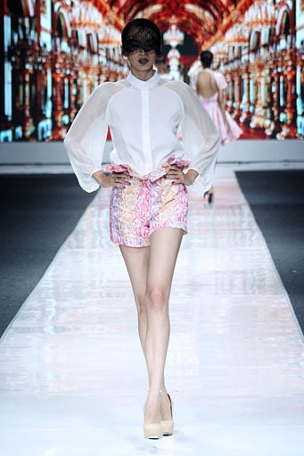May & June by Barli Asmara. Jakarta Fashion Week 2013 at Plaza Senayan. Jakarta. [Photo: Mohammad Abduh/Wolipop]