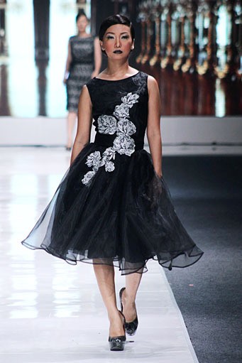 May & June by Barli Asmara. Jakarta Fashion Week 2013 at Plaza Senayan. Jakarta. [Photo: Mohammad Abduh/Wolipop]