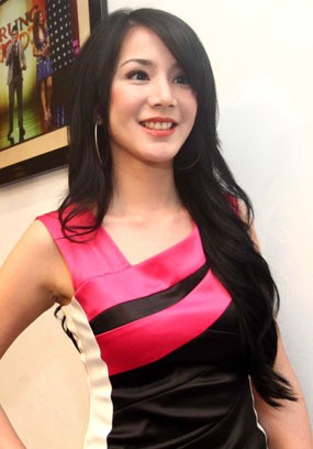 Jill Gladys: Undangan Nikah Sudah Jadi, Nama Cowoknya Belum