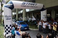 1, 2, 3 gooo! Rombongan reli berangkat. Mereka juga akan mengunjungi tempat-tempat yang menjadi landmark (tempat bersejarah) di 5 kota besar Indonesia.