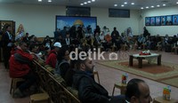 Pertemuan ini terbilang istimewa, karena Ismail Haniyya tak mudah untuk ditemui dengan alasan keamanan.