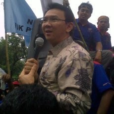 Ahok Ingin Bangun Lapangan Kecil di Kampung Jakarta