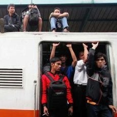 Tertibkan Penumpang Nakal di KRL, PT KAI Libatkan Brimob & Marinir