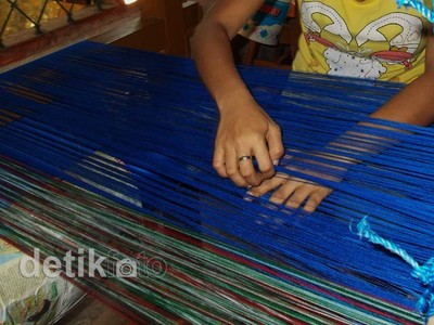 Beginilah Tenun Buton Dibuat