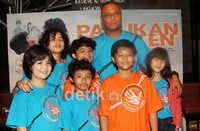 Cahya Rizki Saputra dan Omara Naidra Esteghlal bintang utama dalam film yang disutradari Rudi Soedjarwo itu. Jenas/detikHOT.