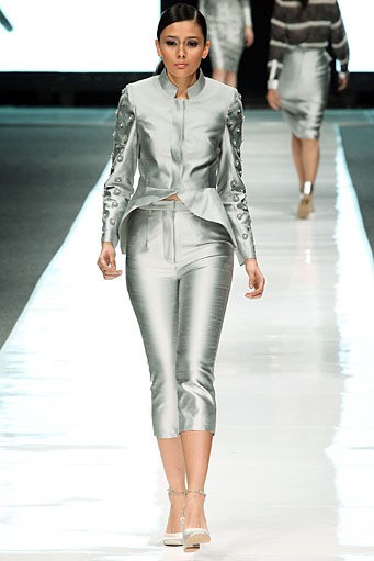 Yosafat Dwi Kurniawan Antiquated Modernity - Spring/Summer 2013. Jakarta Fashion Week 2013 at Plaza Senayan. Jakarta. [Foto: Mohammad Abduh/Wolipop]