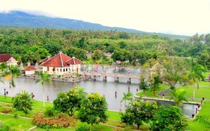 Bukan Taman Biasa, Ini Taman Paling Romantis di Ujung, Bali